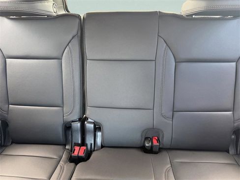 New 2026 Chevrolet Suburban High Country image 15