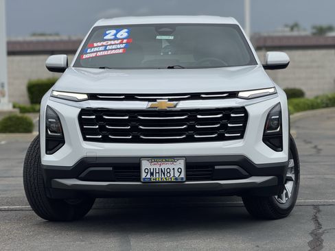 Used 2026 Chevrolet Equinox LT w/ Convenience Package II FWD image 2