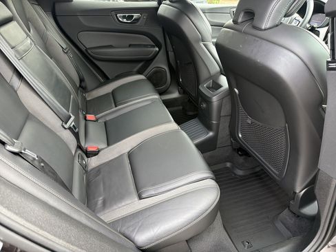 Used 2022 Volvo XC60 T8 R-Design w/ Advanced Package AWD/4WD image 24