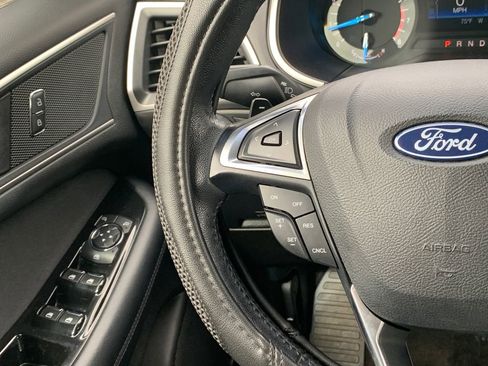 Used 2018 Ford Edge SEL FWD image 13