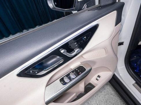 Certified 2026 Mercedes-Benz GLC 300 image 10