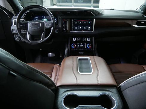 Used 2023 GMC Yukon Denali Ultimate AWD/4WD image 26