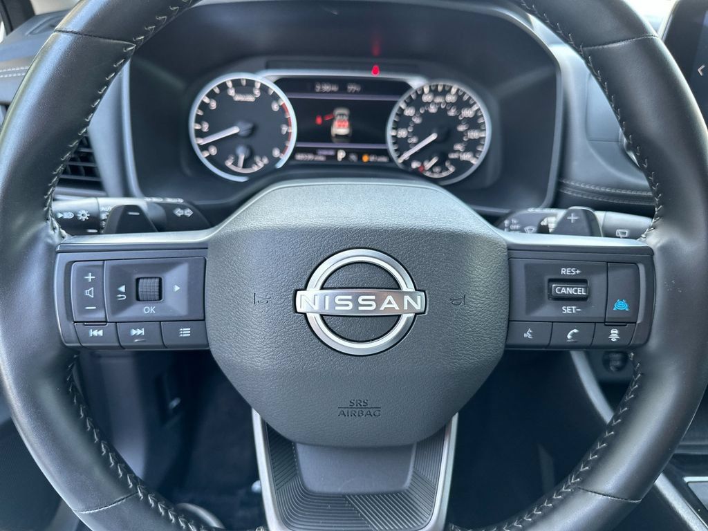 Used 2025 Nissan Rogue SV FWD image 22