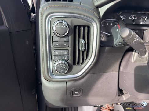 Used 2021 GMC Sierra 1500 AT4 image 29