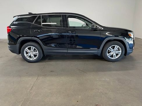 Used 2020 GMC Terrain SLE FWD image 2