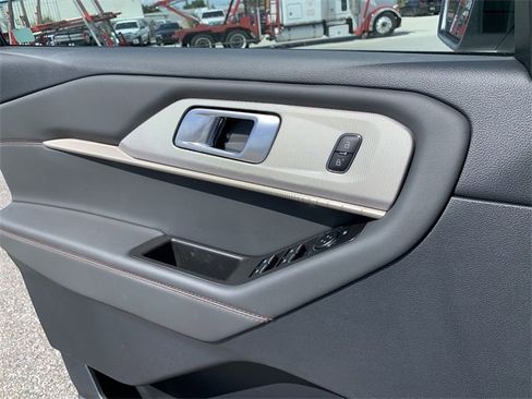 New 2025 Ford Explorer Active image 21