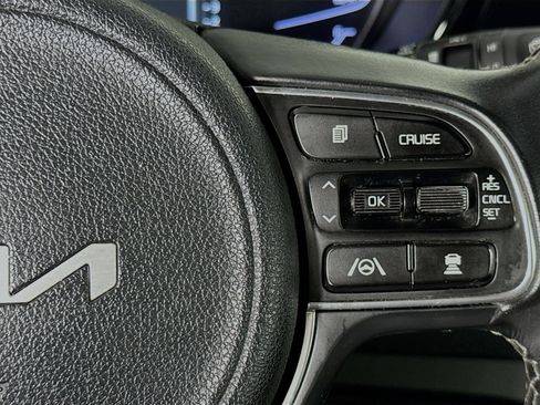 Used 2022 Kia Niro Touring Special Edition FWD image 13