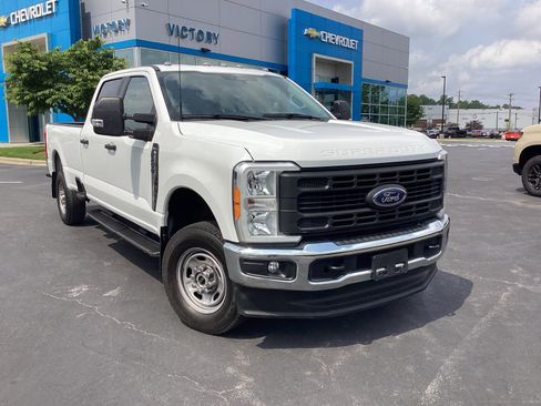 Used 2023 Ford F250 XL w/ Snow Plow Prep Package image 8