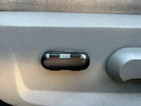 Used 2006 Ford Five Hundred SE FWD image 12