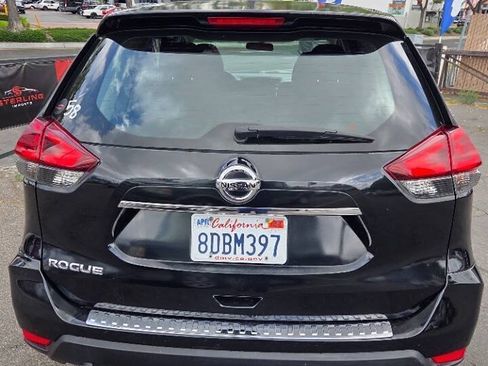 Used 2018 Nissan Rogue S FWD image 13