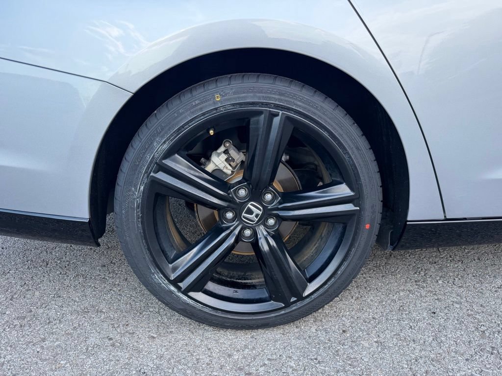 Used 2024 Honda Accord Sport image 9