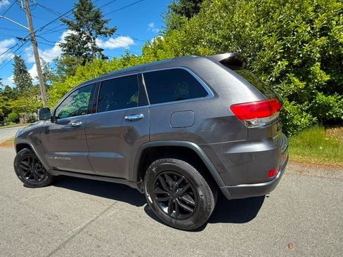 Used 2017 Jeep Grand Cherokee Limited AWD/4WD image 7