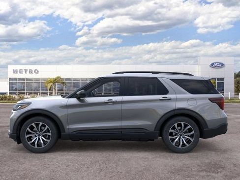 New 2026 Ford Explorer ST-Line RWD image 3