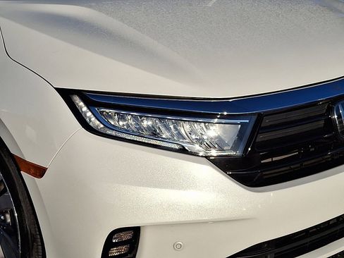 Certified 2023 Honda Odyssey Touring image 9