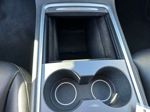 Used 2021 Tesla Model Y Long Range image 23