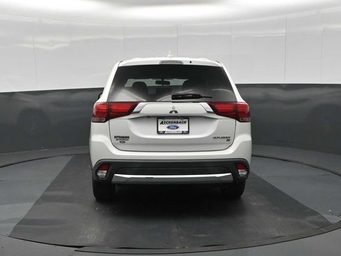 Used 2018 Mitsubishi Outlander SE AWD/4WD image 15