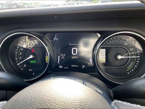 Used 2023 Jeep Wrangler Unlimited Sahara w/ Cold Weather Group AWD/4WD image 10