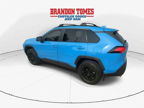 Used 2019 Toyota RAV4 XLE w/ Convenience Package FWD image 6
