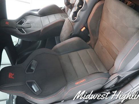 Used 2017 Ford Mustang Shelby GT350R w/ Equipment Group 920A image 40