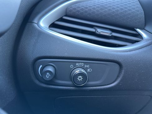 Used 2022 Chevrolet Malibu RS image 31