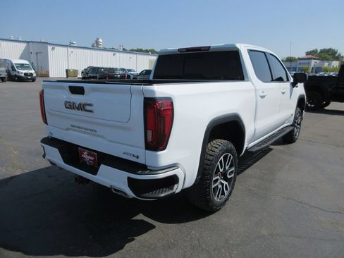 Used 2024 GMC Sierra 1500 AT4 w/ AT4 Premium Package AWD/4WD image 5