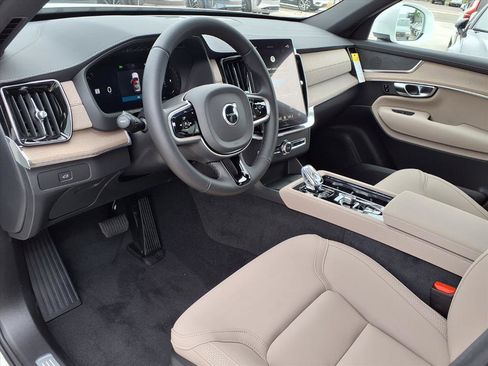 New 2026 Volvo XC90 B5 Core image 12