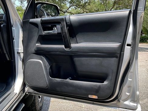 Used 2020 Toyota 4Runner TRD Off-Road Premium w/ Moonroof Package AWD/4WD image 28