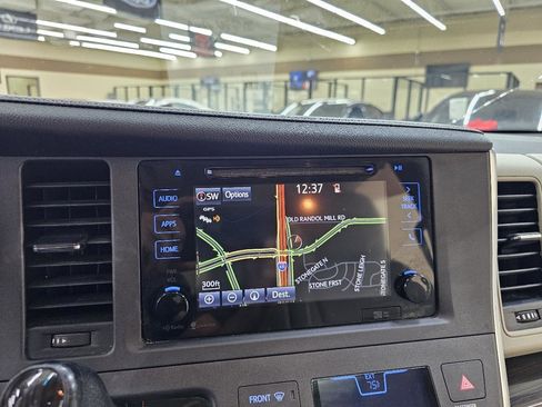 Used 2015 Toyota Sienna XLE w/ XLE Navigation Package FWD image 32