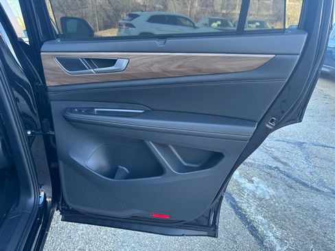 New 2026 Volkswagen Atlas SE image 12