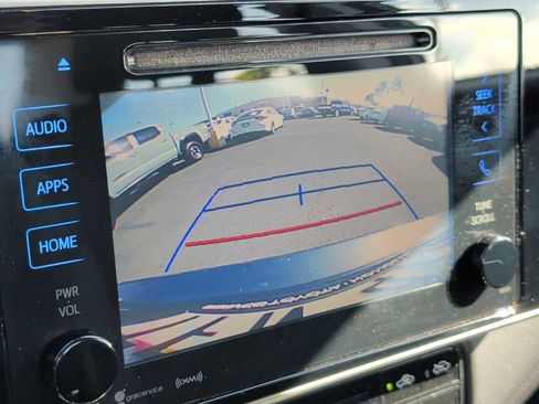 Used 2017 Toyota Corolla LE image 22