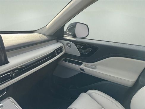 New 2026 Lincoln Aviator Reserve AWD/4WD image 17