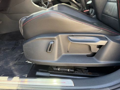 Used 2016 Volkswagen GTI SE FWD image 18