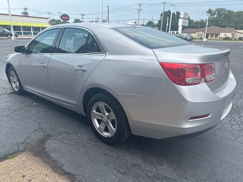 Used 2016 Chevrolet Malibu LT FWD image 3