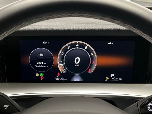 New 2025 Volkswagen Tiguan SE image 26