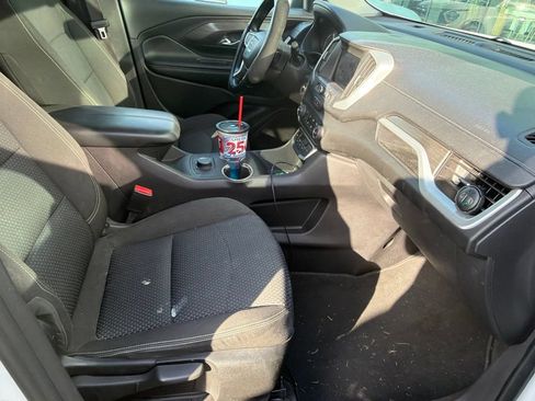 Used 2024 GMC Terrain SLE FWD image 11