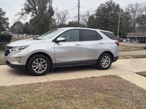 Used 2018 Chevrolet Equinox LT image 1