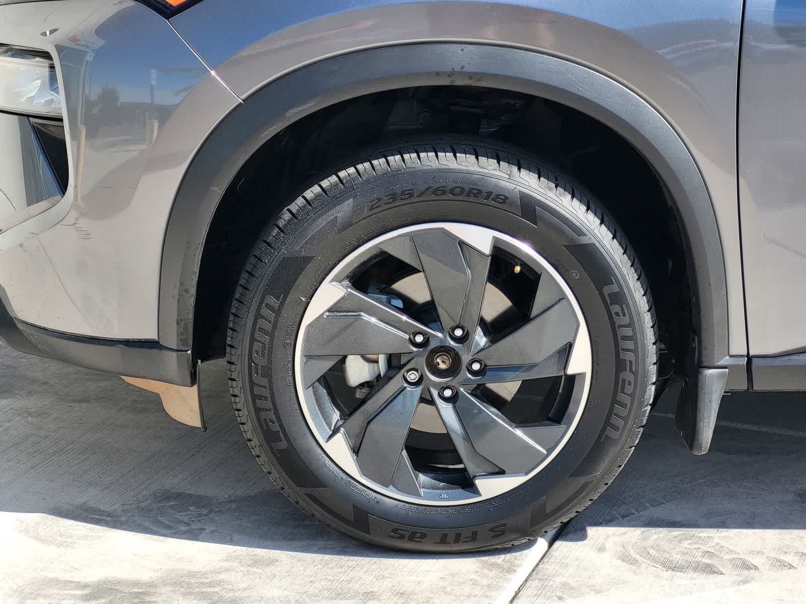 Used 2024 Nissan Rogue SV AWD/4WD image 8