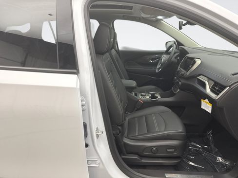 Used 2024 GMC Terrain Denali w/ Denali Premium Package AWD/4WD image 19