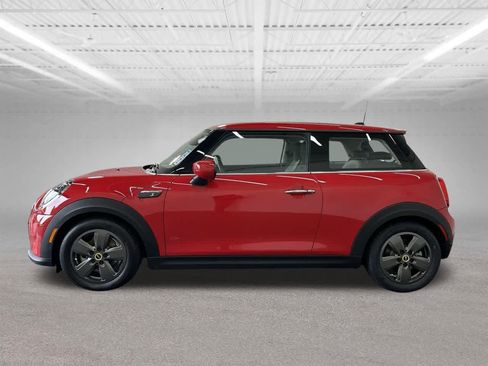 Certified 2024 MINI Cooper SE image 2