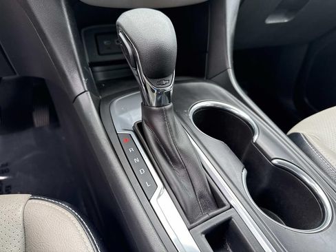 Used 2020 Chevrolet Equinox LS FWD image 32