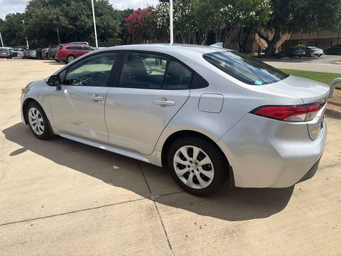 Used 2024 Toyota Corolla LE FWD image 7