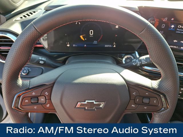 Used 2025 Chevrolet Trax RS w/ Sunroof Package FWD image 4