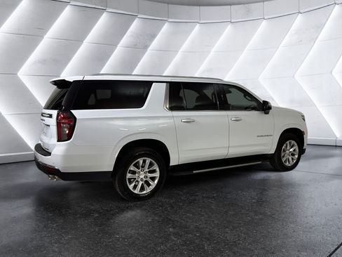 Used 2024 Chevrolet Suburban Premier AWD/4WD image 4