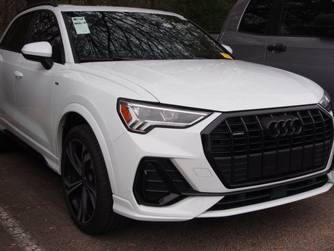 Used 2021 Audi Q3 2.0T Premium Plus w/ Premium Plus Package image 2