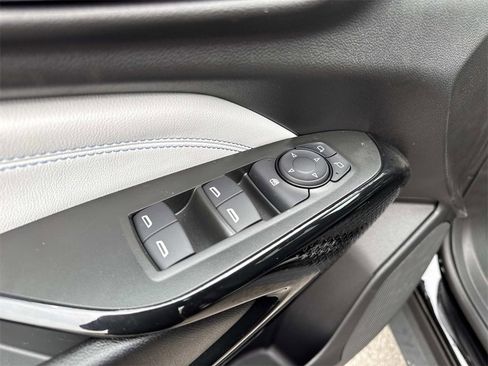 New 2026 Chevrolet Trax LT image 12