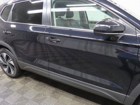 Used 2025 Volkswagen Taos SE image 30