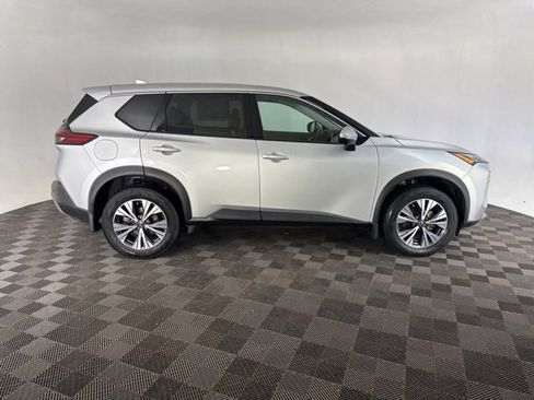 Certified 2021 Nissan Rogue SV image 4