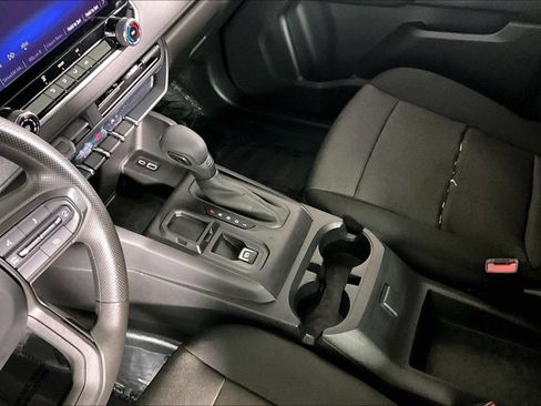 Used 2023 Chevrolet Colorado W/T RWD image 16