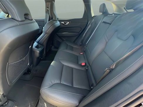 Used 2025 Volvo XC60 B5 Plus image 28