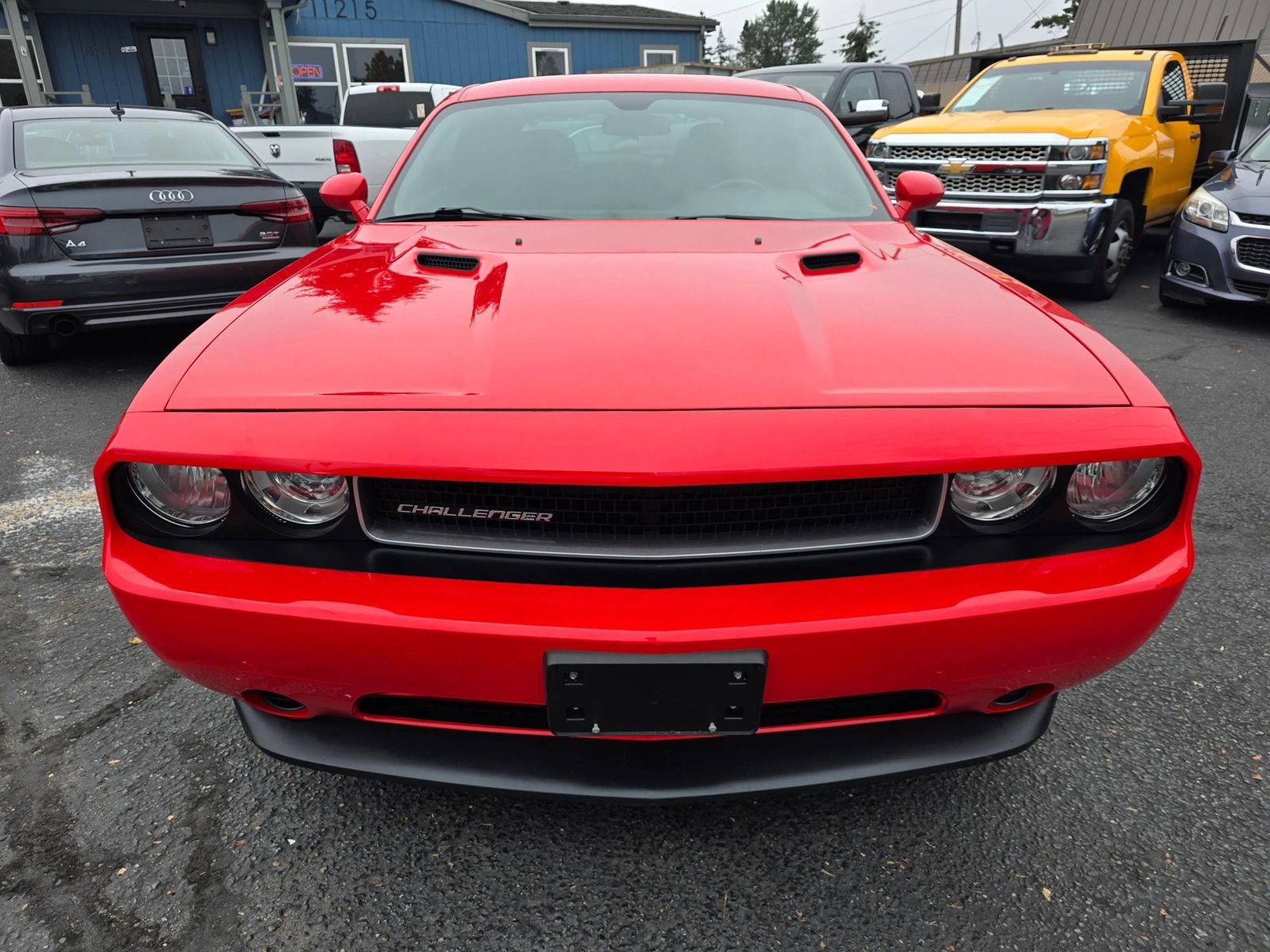 Used 2014 Dodge Challenger SXT RWD image 7